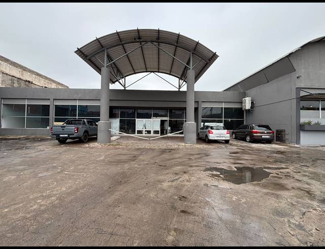 4,155M² BUSINESS CENTRE FOR SALE IN STANGER CENTRAL